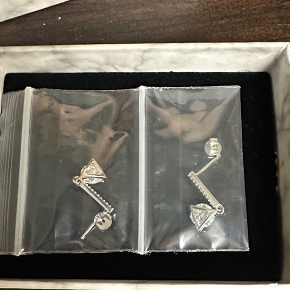 1 carat Silver Stud Earrings lab grown diamonds - Picture 2 of 4